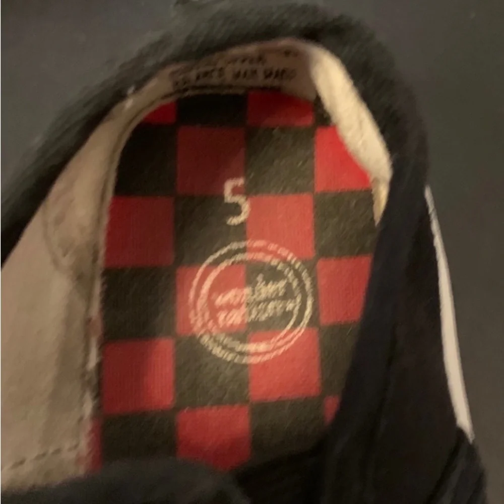 Wonder Nation Canvas Slip-in Sneakers. Size 5 Color: Black / White